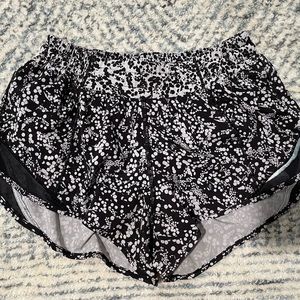 Lululemon Hotty Hot shorts 4